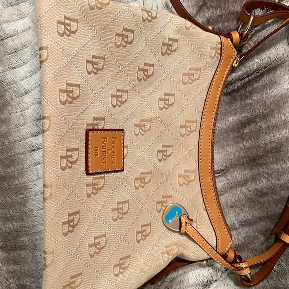 Dooney & Bourke NWT small East/West slouch 1975 signature anniversary bag - Picture 2 of 15